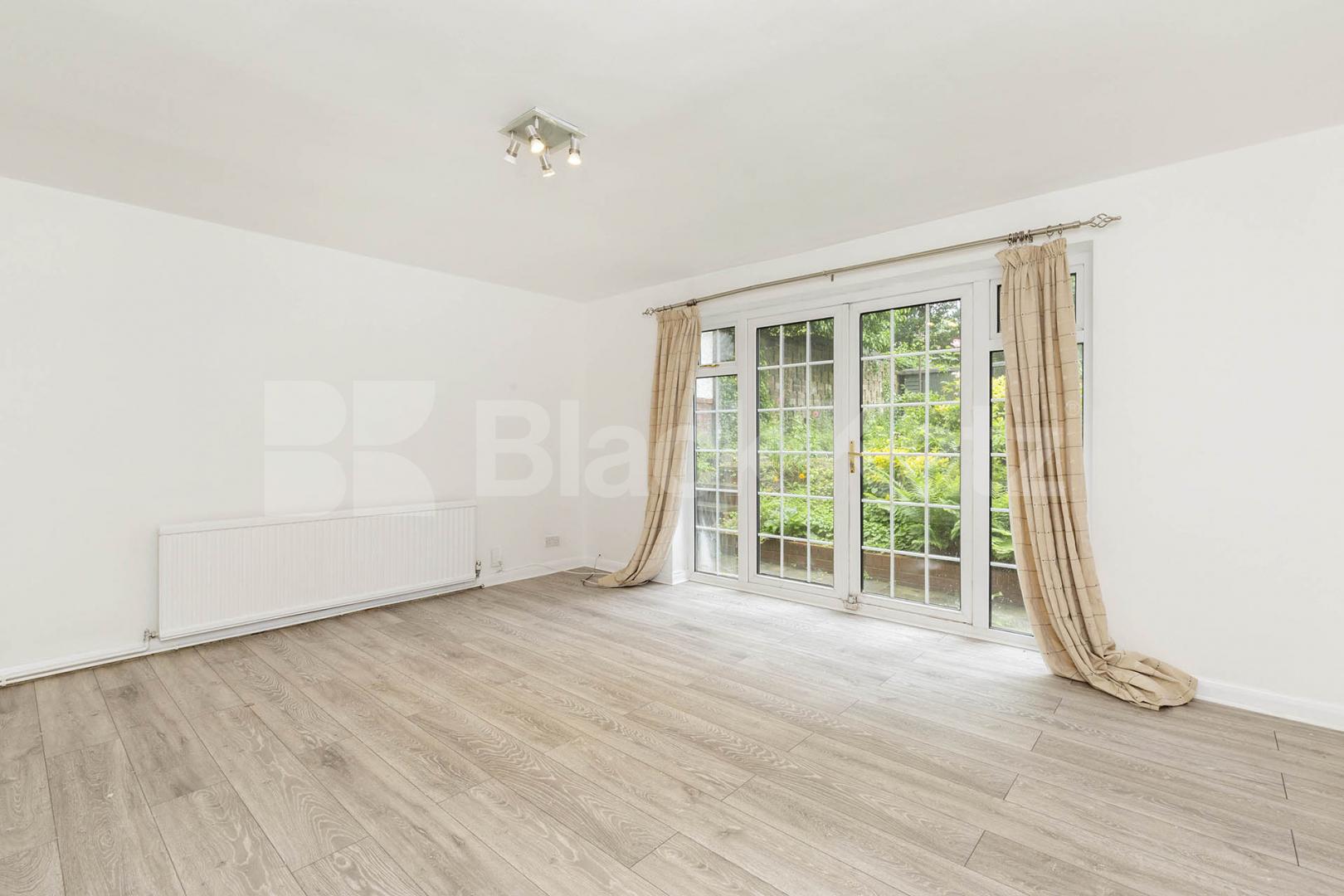 2 bedroom 2 bathroom maisonette with garden located close to Highgate station  Stanhope Road, Highgate